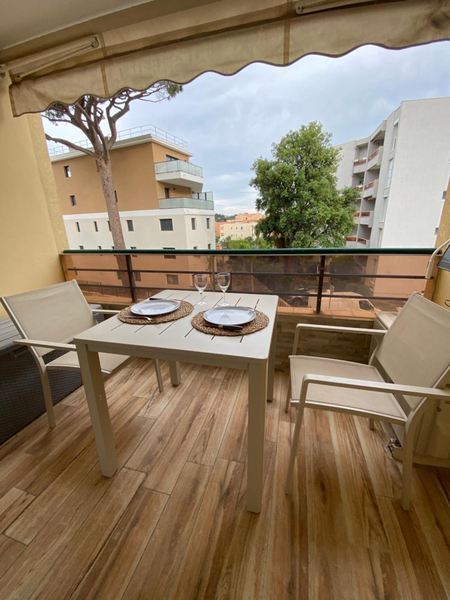 Studio 150 M De Plage Golfe De Saint-Tropez Cavalaire-sur-Mer Exteriör bild